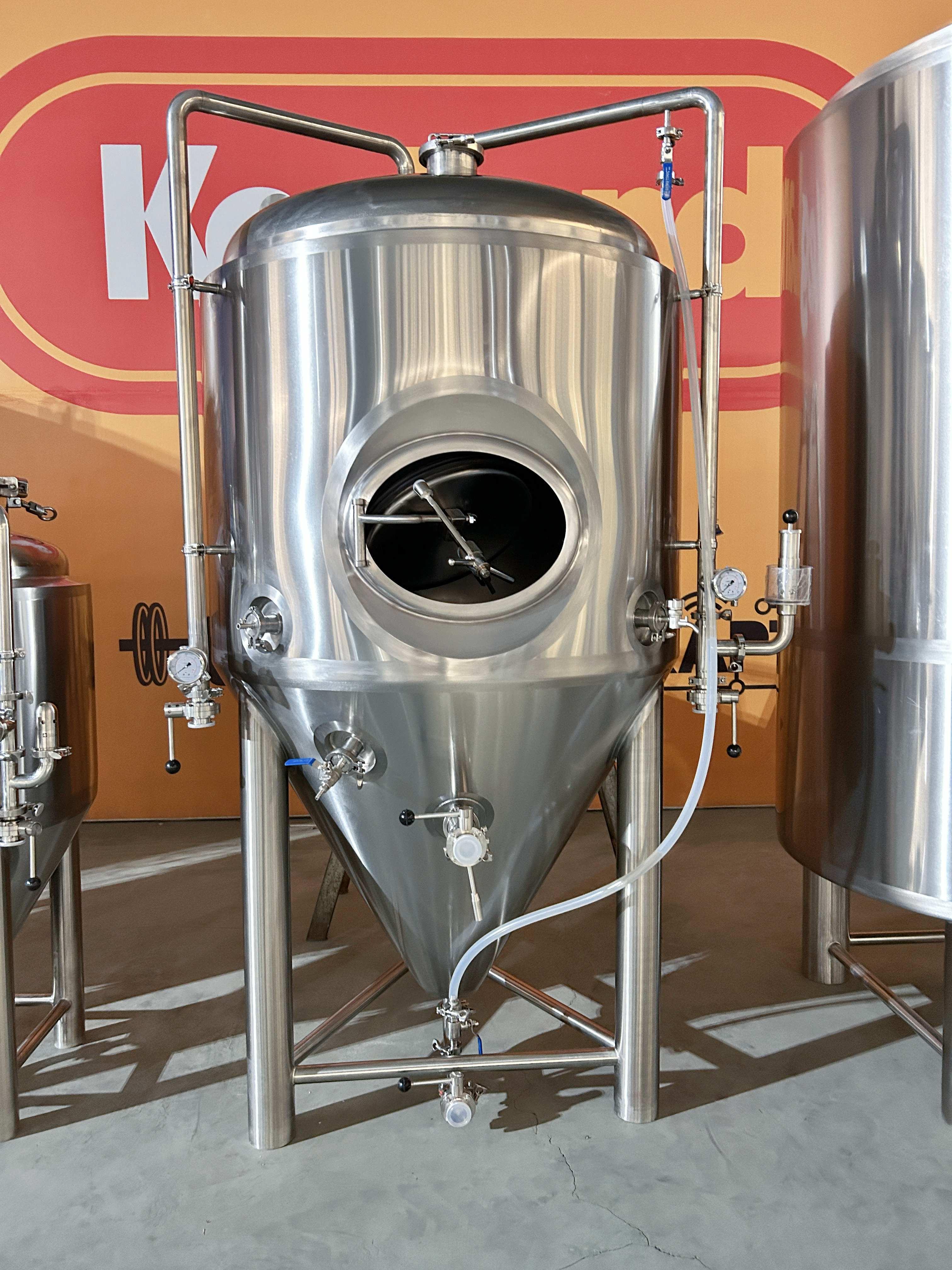800L Conical Fermenter (pressurisable, jacketed) - KegLand