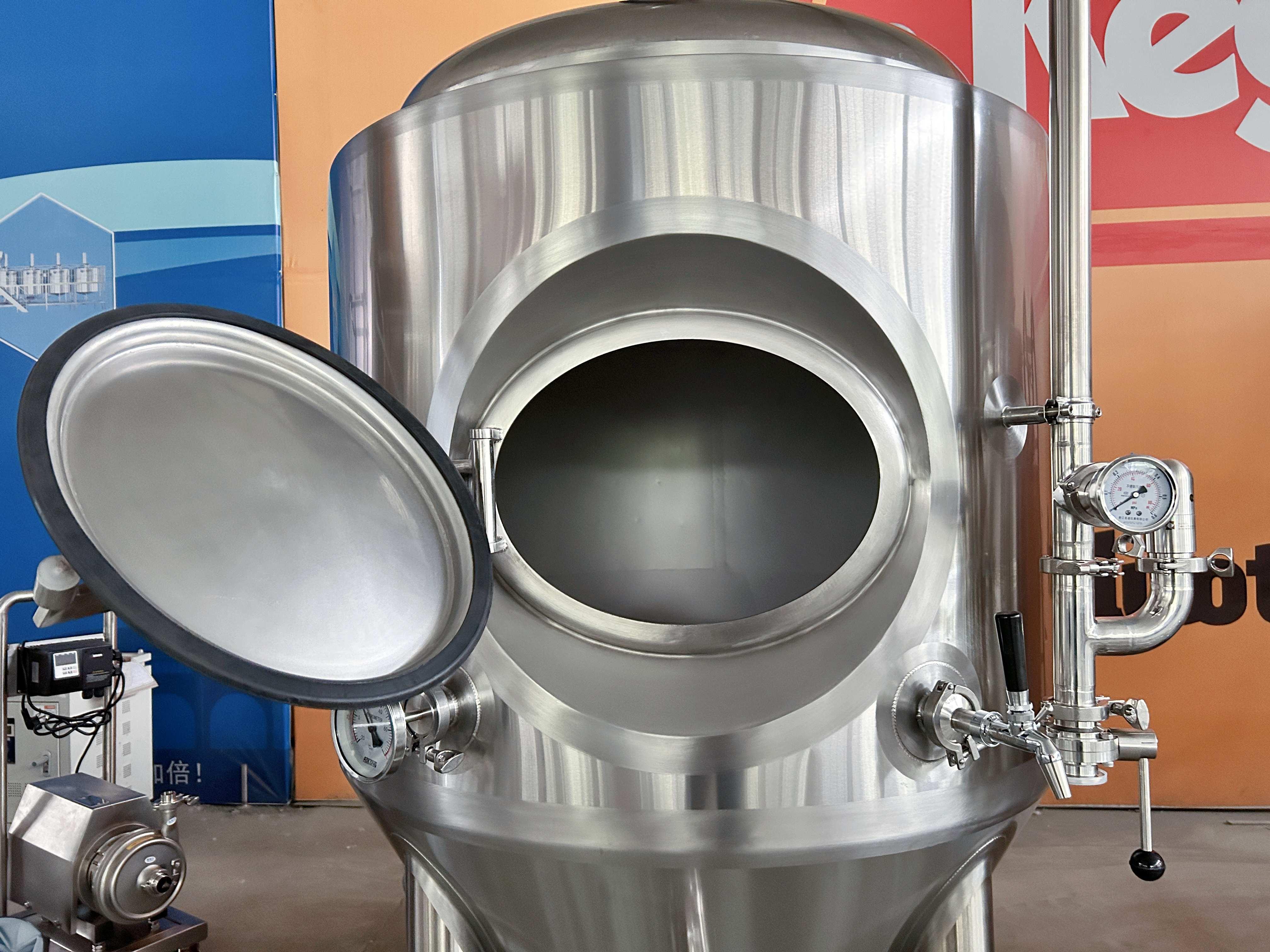 800L Conical Fermenter (pressurisable, jacketed) - KegLand