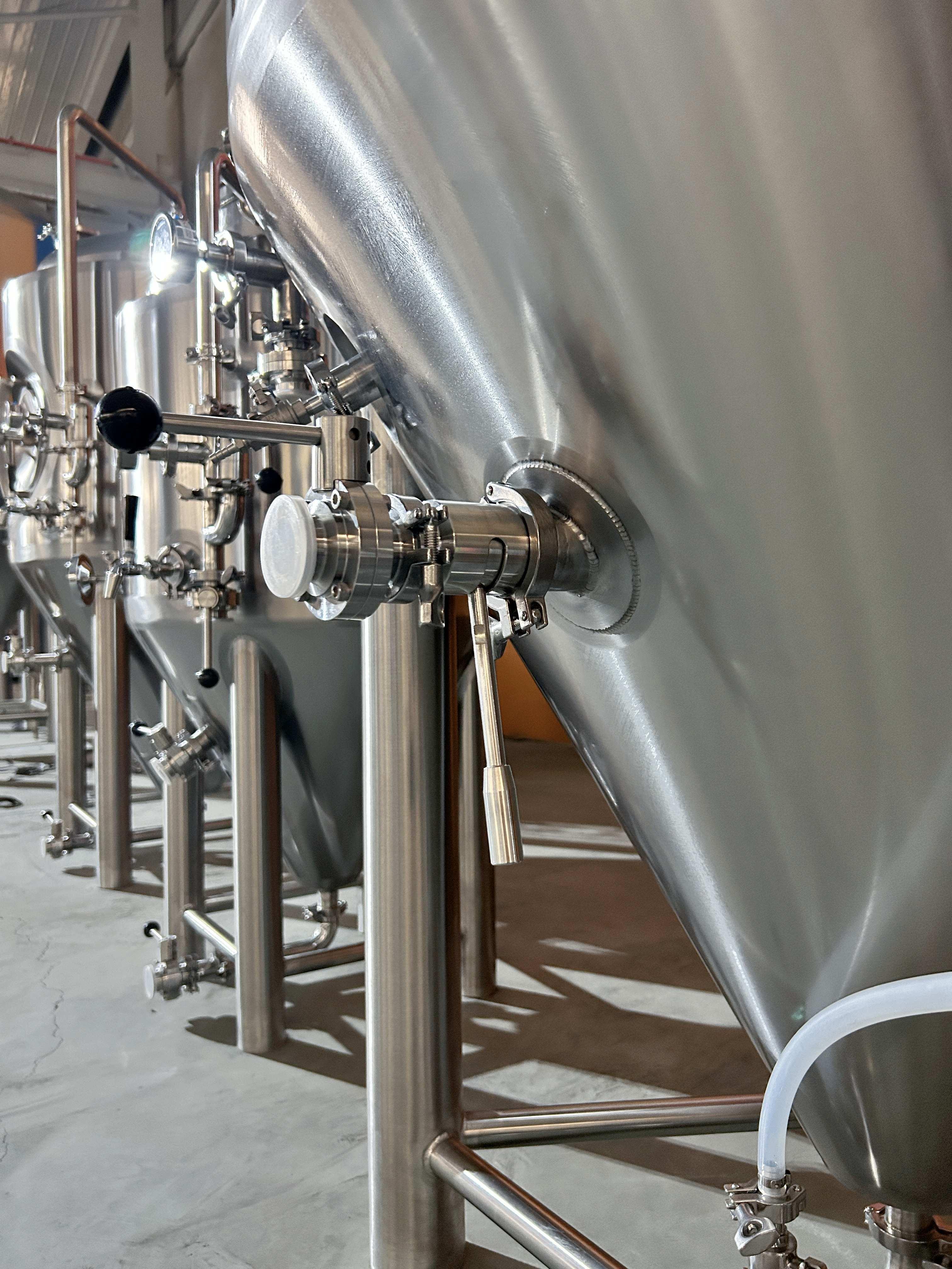 800L Conical Fermenter (pressurisable, jacketed) - KegLand