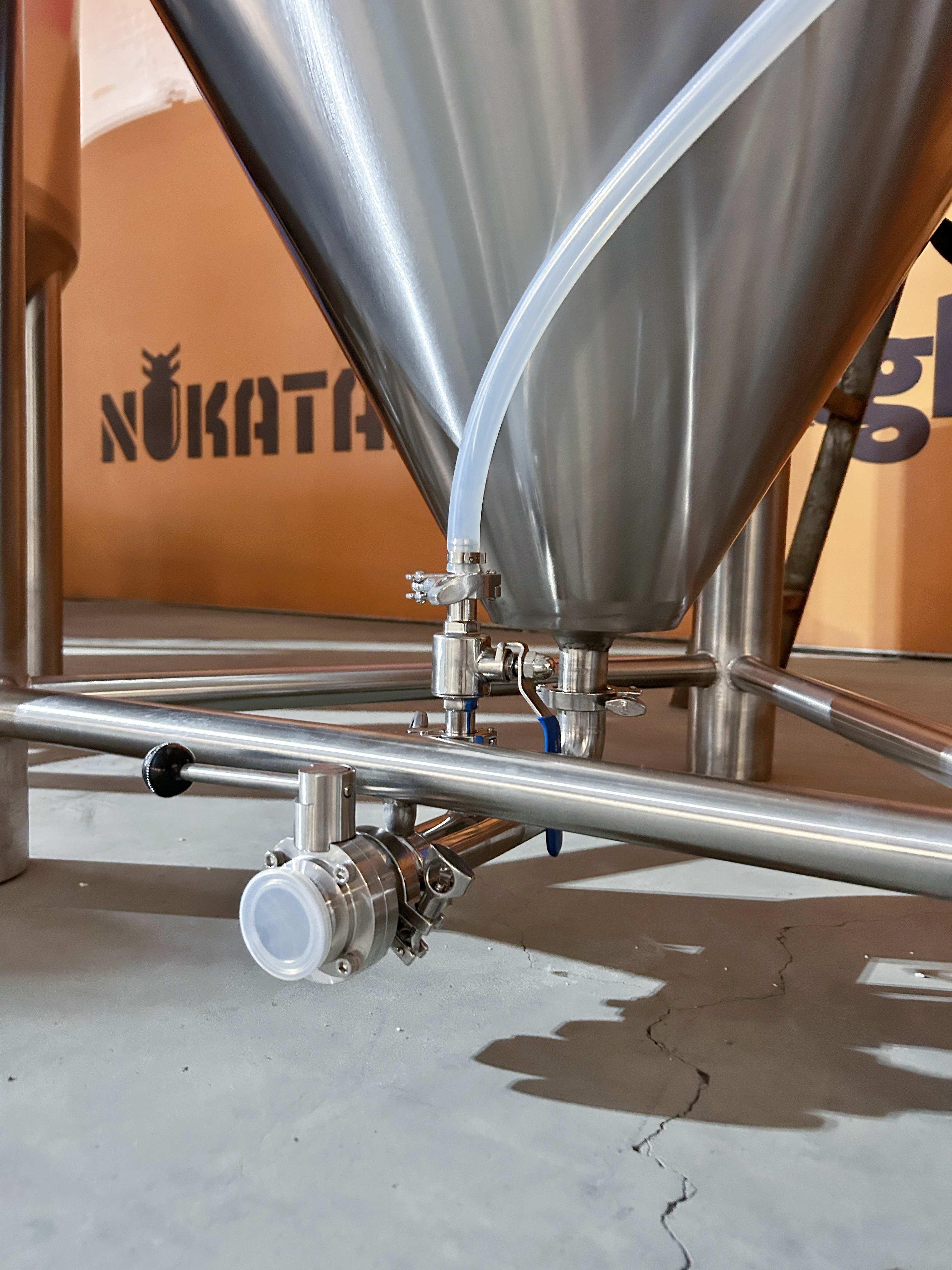 800L Conical Fermenter (pressurisable, jacketed) - KegLand