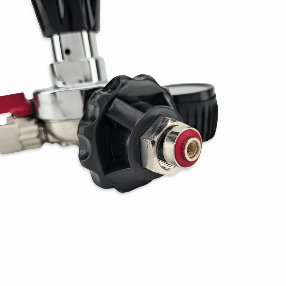 Soft seal that is very difficult to overtighten and damage due to the regulator stem bottoming out.