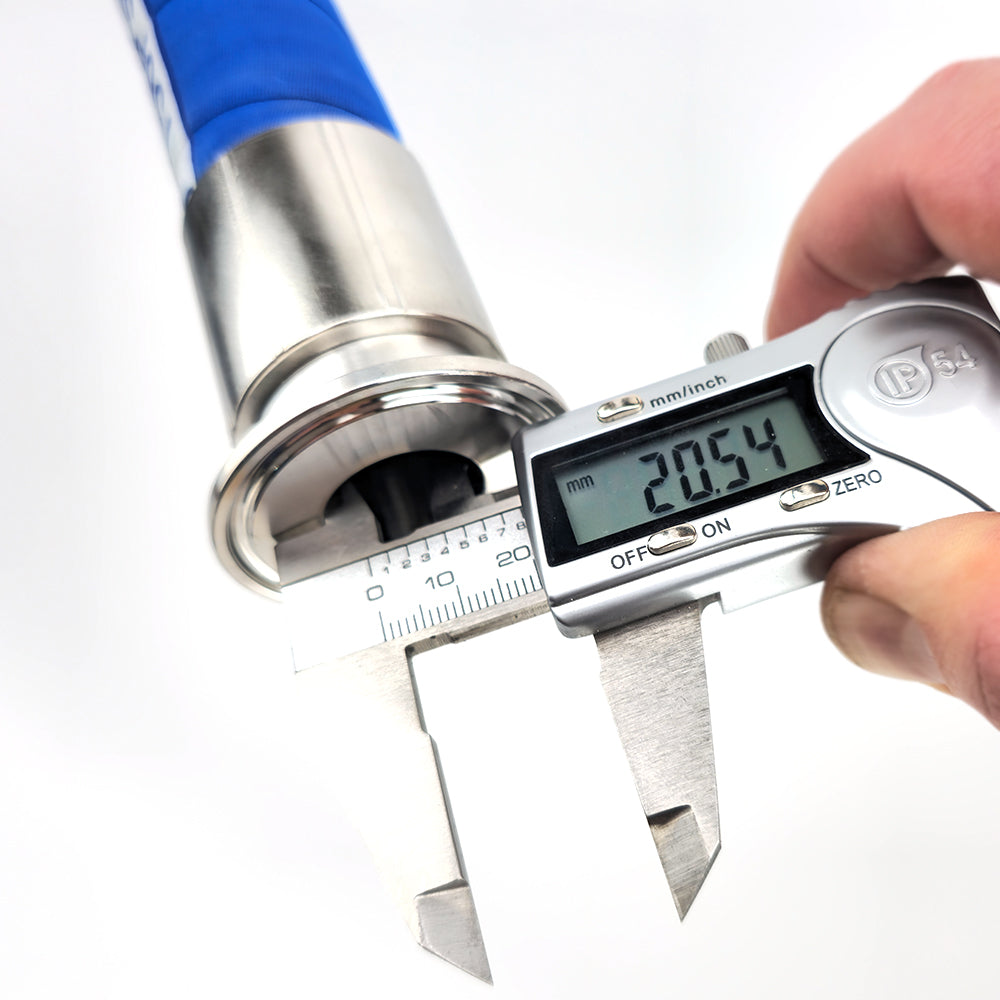 This 3m hose is equipped with a 1 Inch bore that fits a 1.5 Inch TC fitting on both ends. These are swaged to the hose to ensure a smooth bore that is capable of high pressures or vacuum.