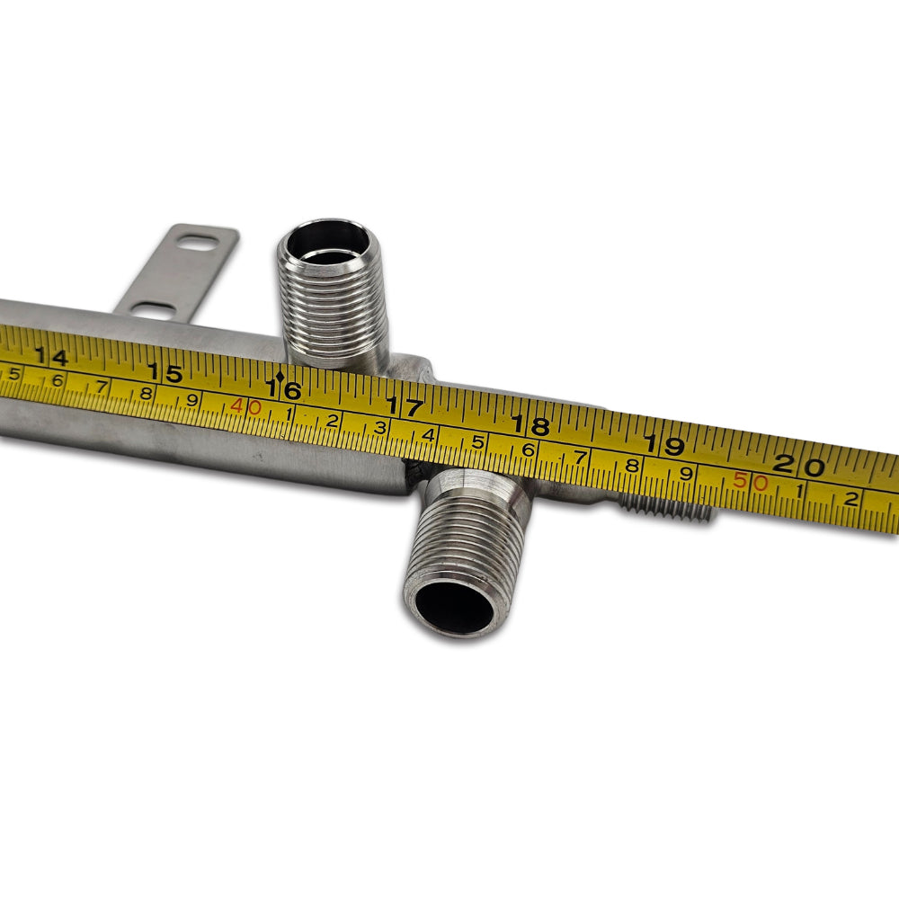 The inlets can be configured vertically or horizontally depending on your still set up.