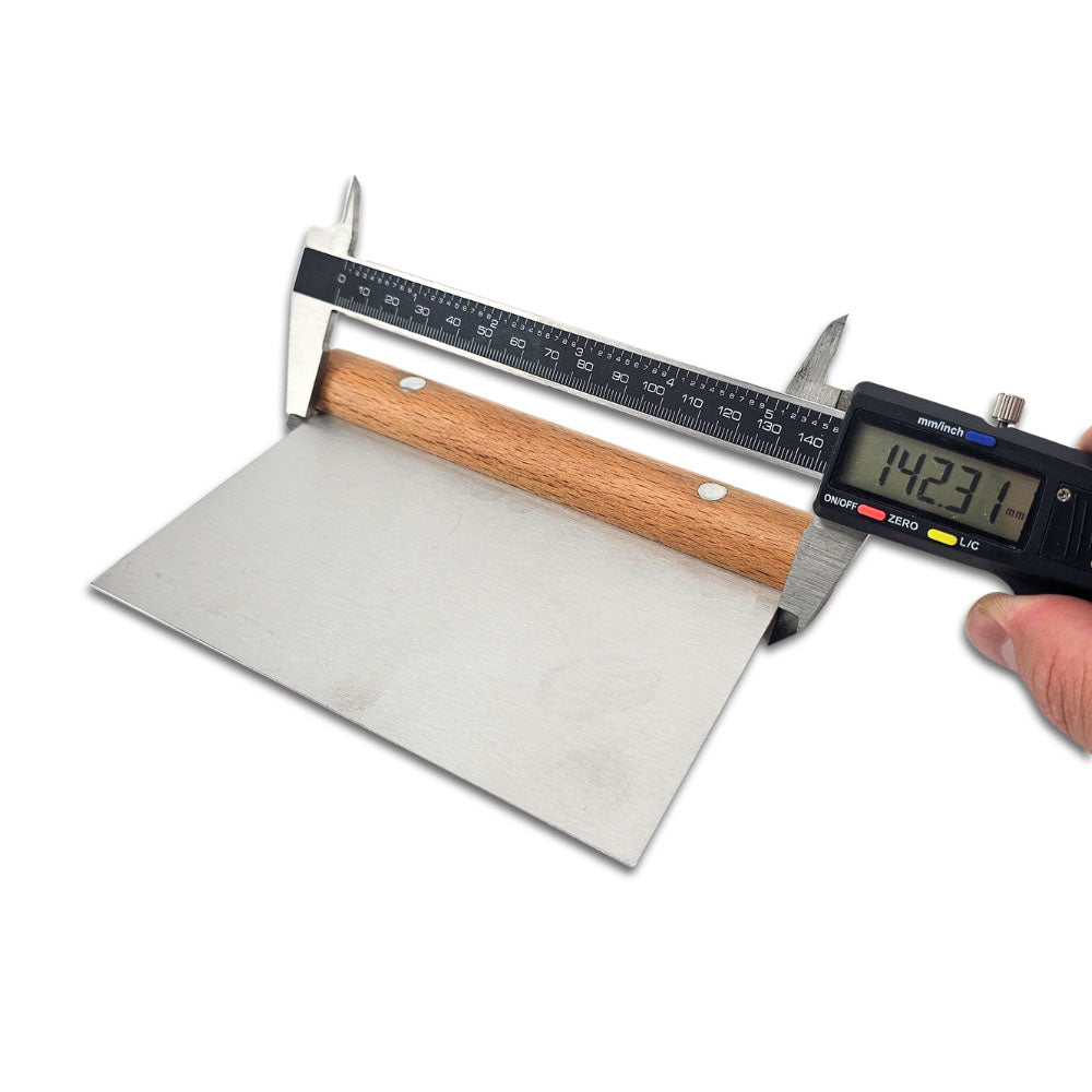 Stainless steel scraper with wooden handle ideal for portioning dough whether it be pasta, pizza or bread. Use it to clean boards and kitchen surfaces as well.