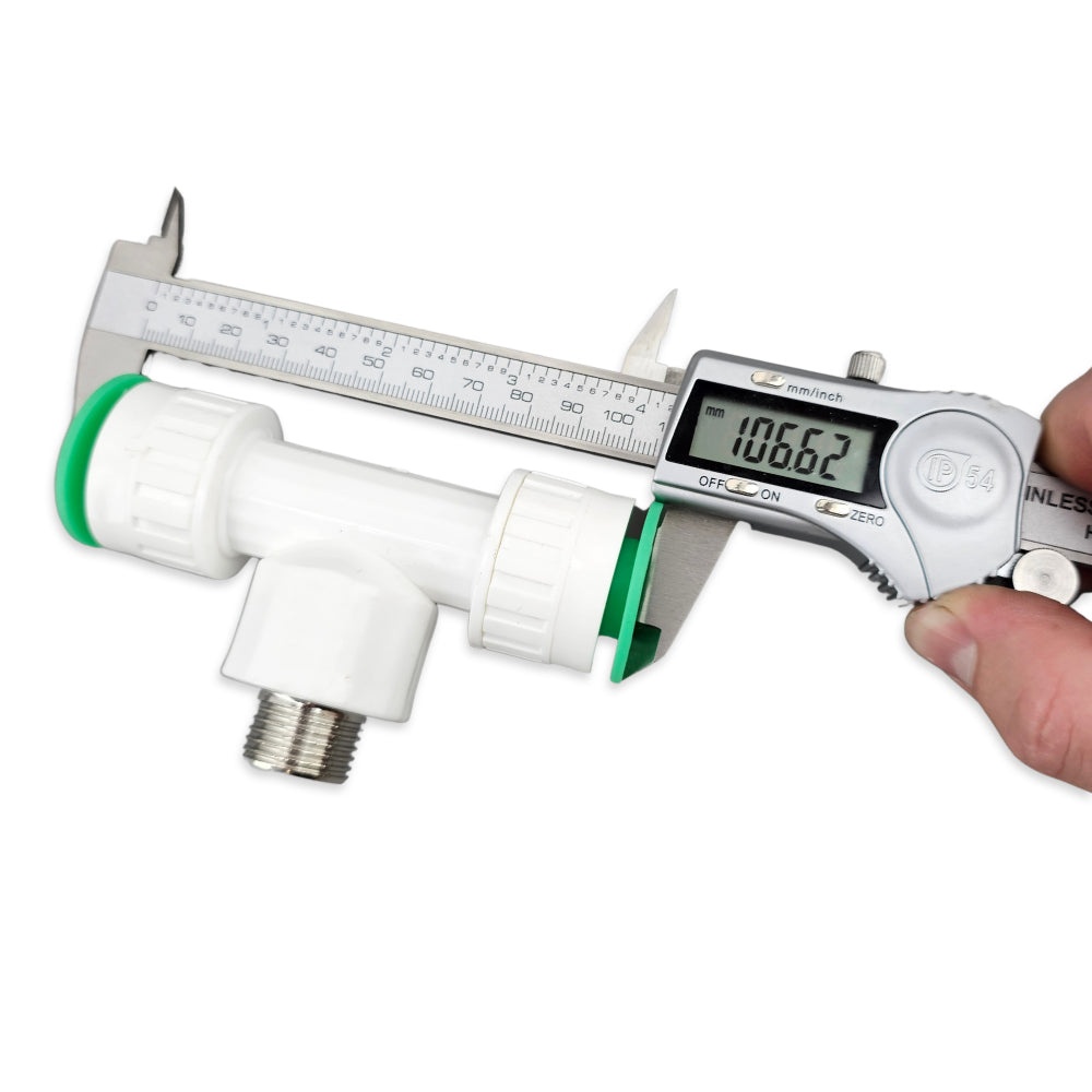Suited to EVABarrier Lightbarrier Hydroponics hosing, this particular fitting is equipped like a straight joiner with a tee male joiner piece in 1/2 inch BSP thread.