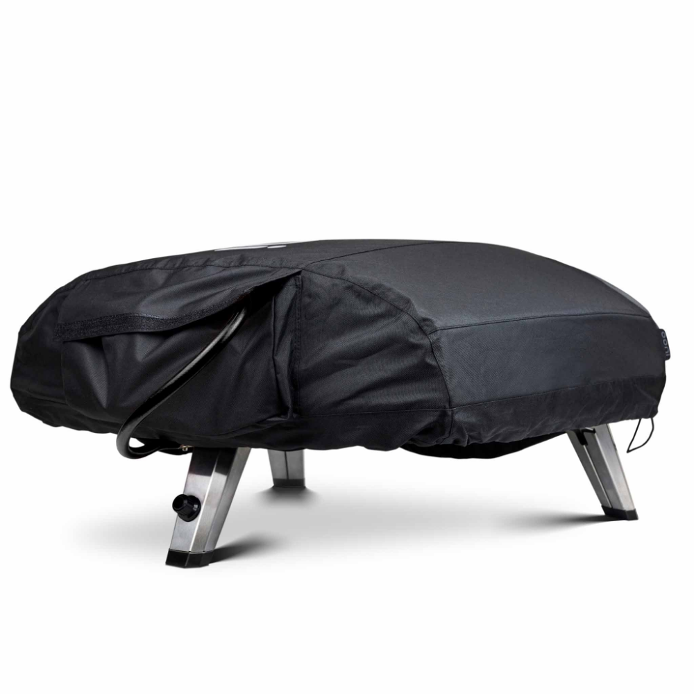 Rear storage pouch to protect the hose and regulator