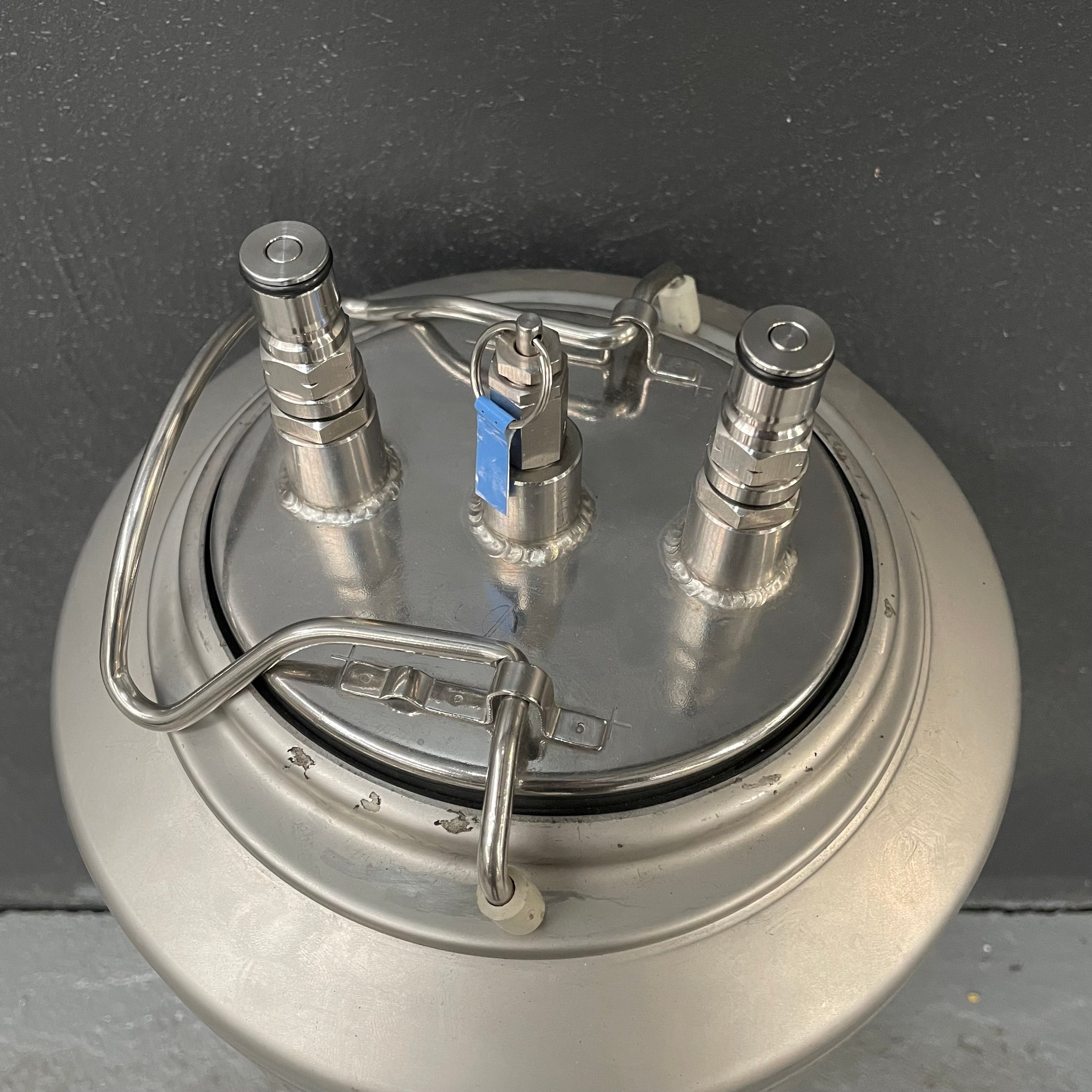 20L Brewery Easy-Lift Hop Cannon top