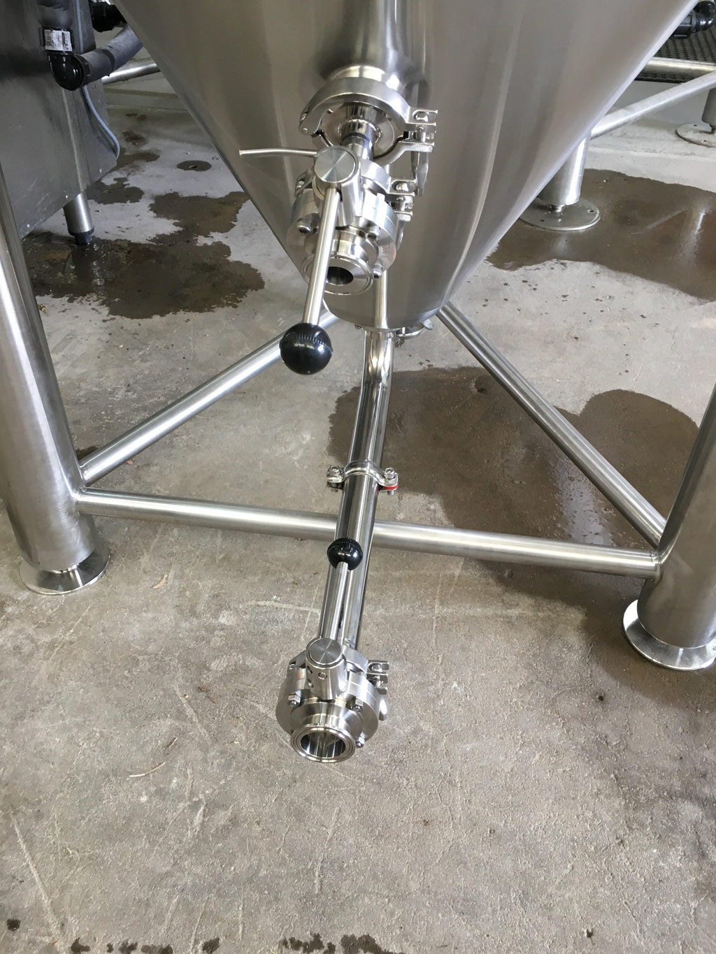 600L Conical Fermenter (pressurisable, jacketed) - KegLand