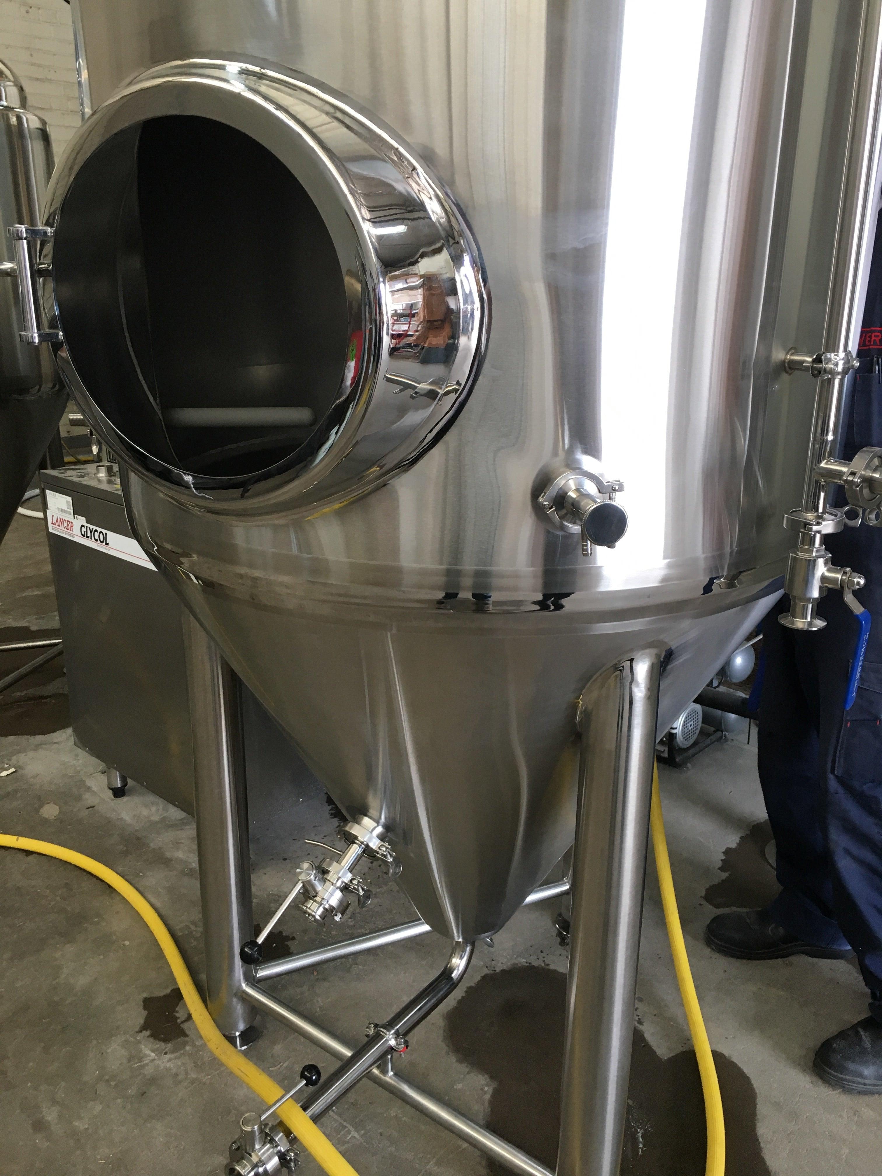 600L Conical Fermenter (pressurisable, jacketed) - KegLand