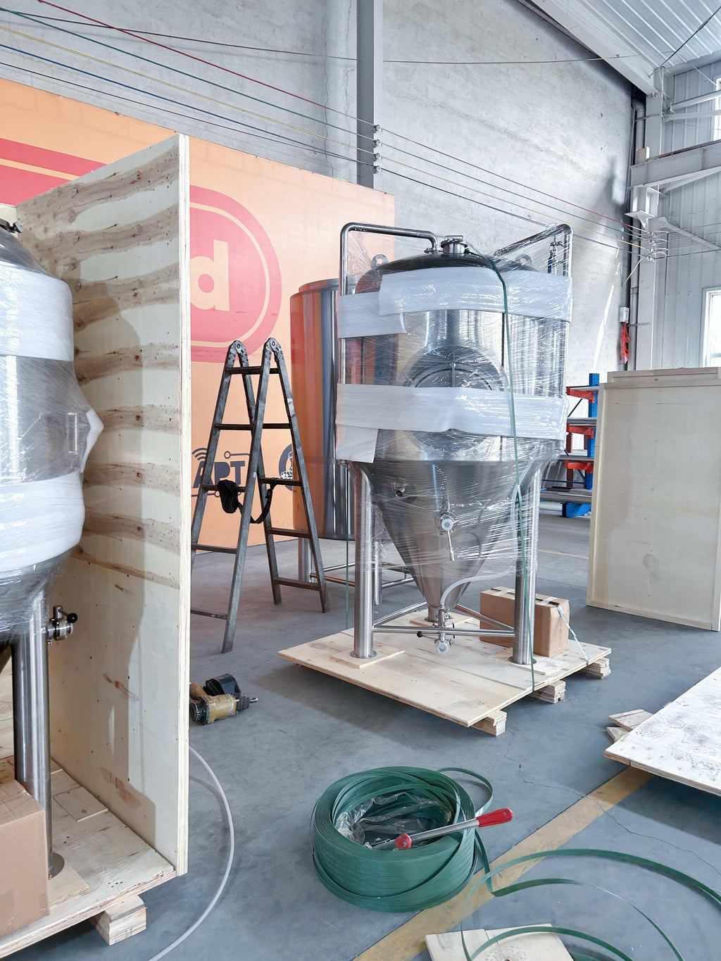 800L Conical Fermenter (pressurisable, jacketed) - KegLand