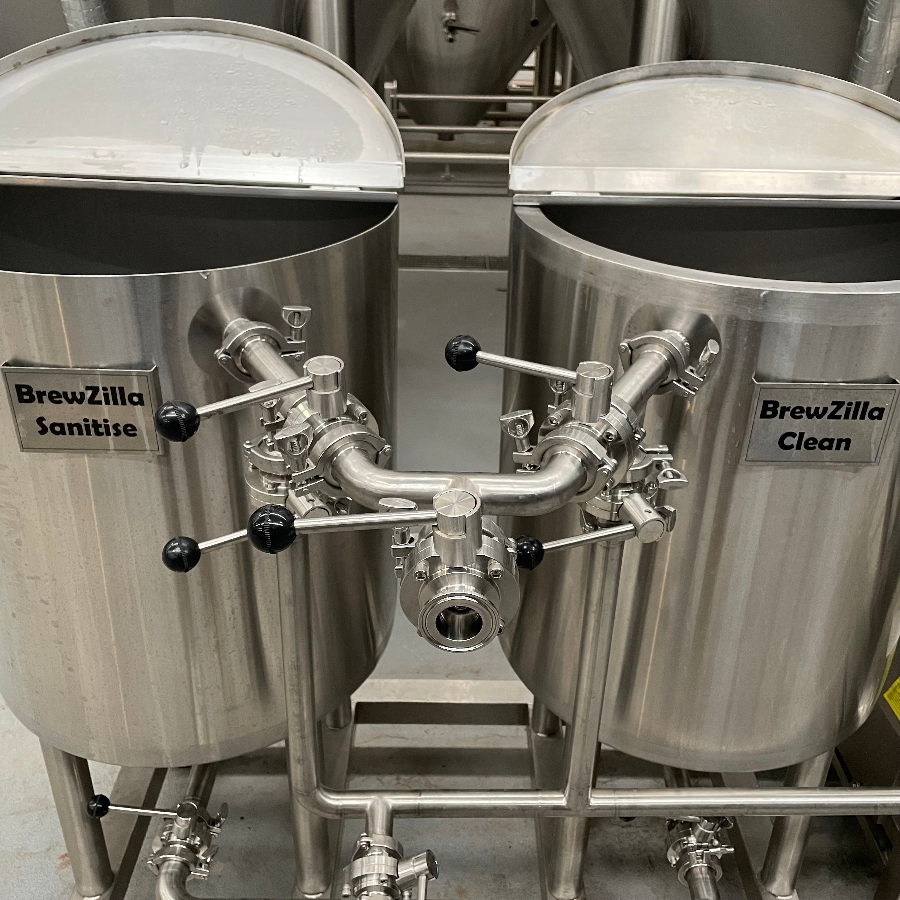 CIP 100L Ports