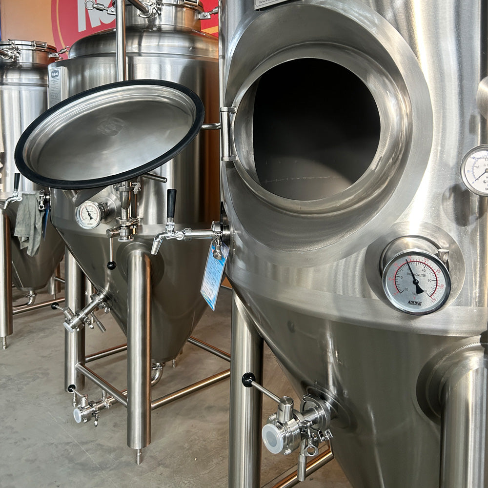 450L Conical Fermenter (pressurisable, jacketed) - KegLand