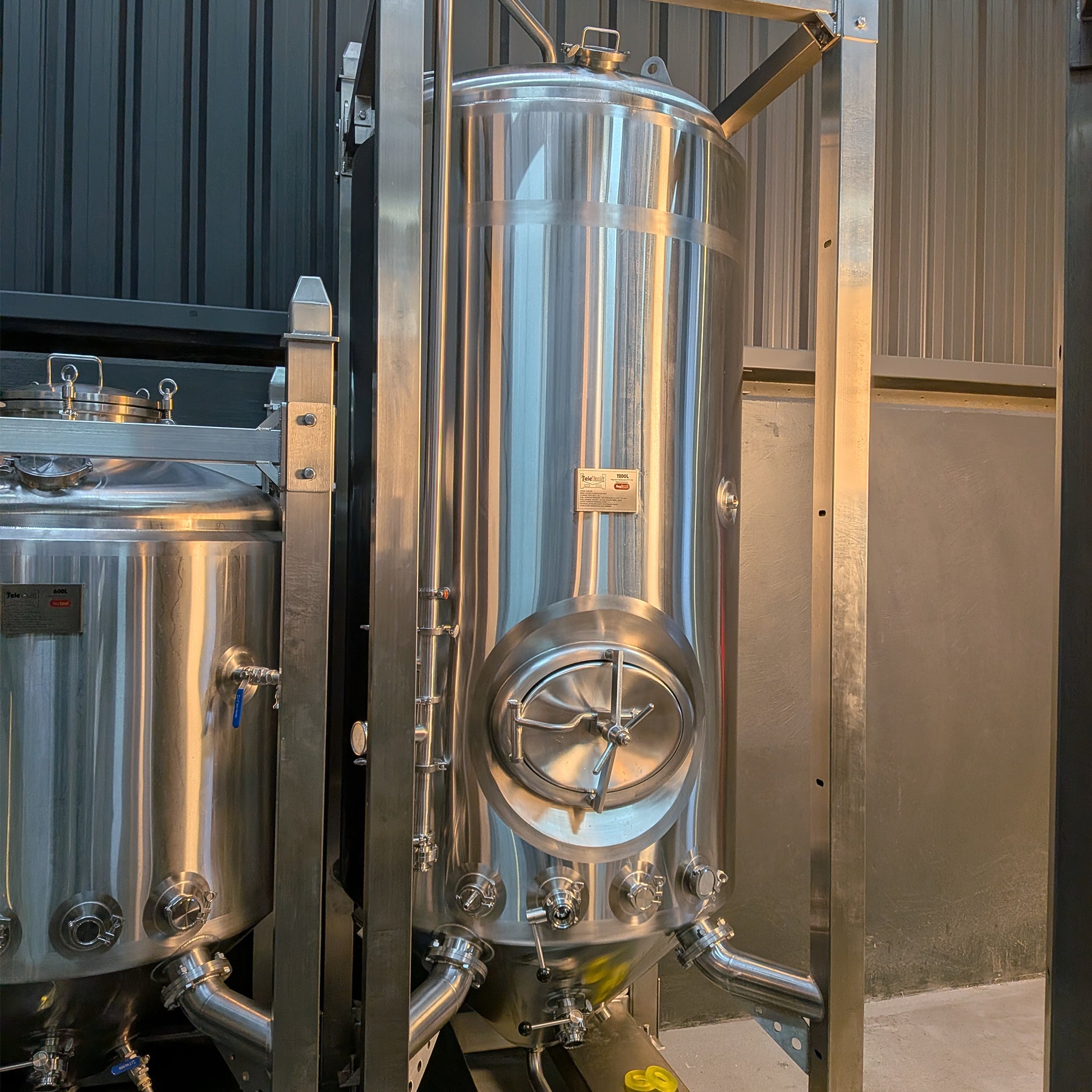 TeleTank 1200L - jacketed fermenter